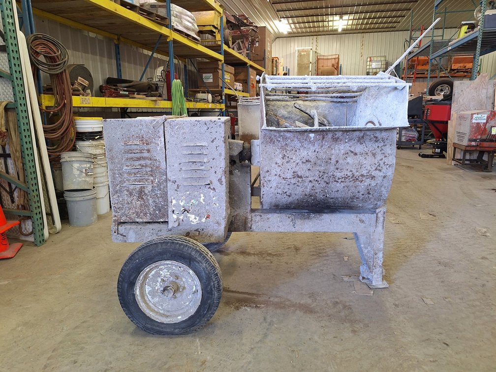 Cement Mixer on Wheels, Gas Engine