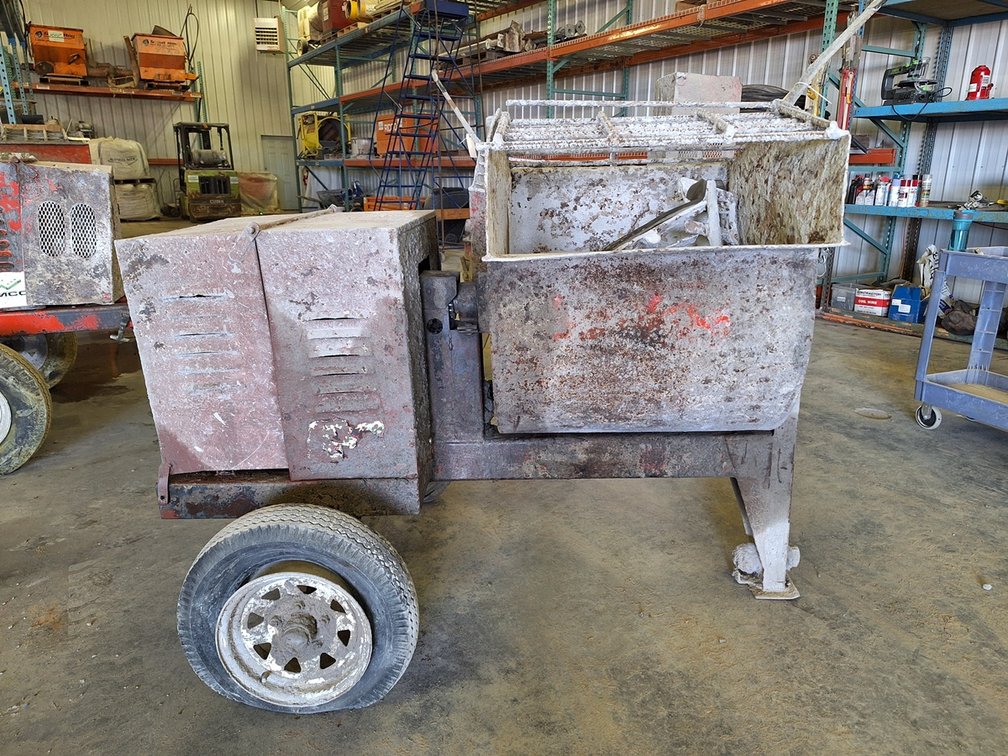 Cement Mixer on Wheels, Gas Engine