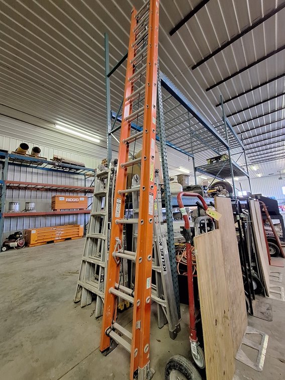 Keller Fiberglass 28' Extension Ladder