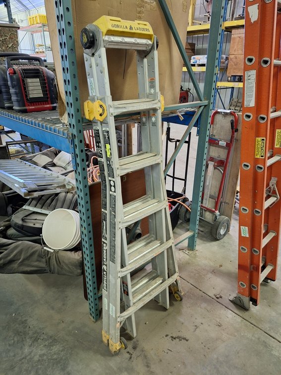 Gorilla Aluminum 6' Step Ladder