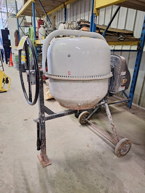 Klutch Rotational Concrete Mixer on Wheels