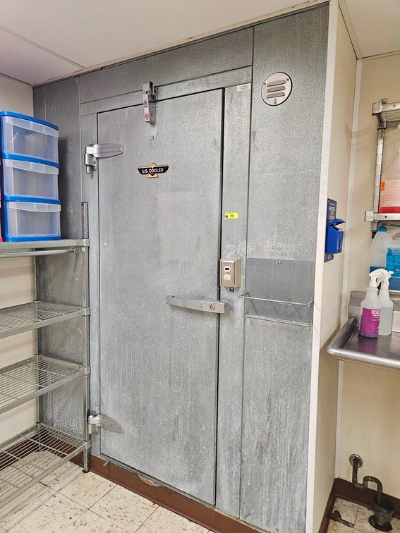 US Cooler Walk In Freezer with Floor, 72"x97"x92", Compressor 230V, 3 PH (Ground Level)