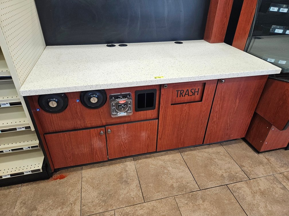 Retail Serving Counter, 70"x36"x34"