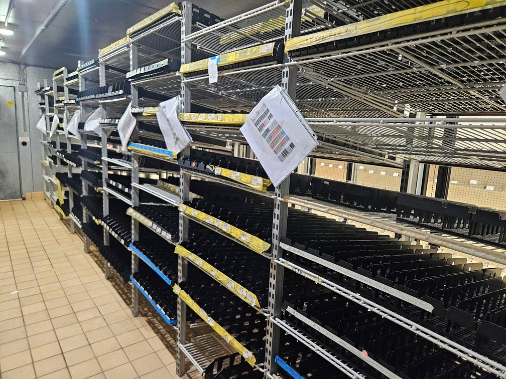 9 Sections Cooler Shelving, 32"x35"x81"