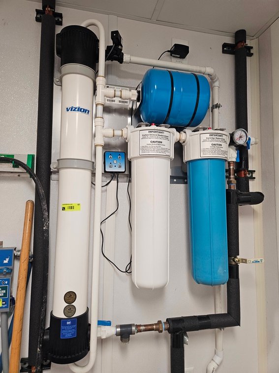 Vizion/Antunes Water Filtration System, Model VZN-441V-T5, Serial 16103066, 100-240V