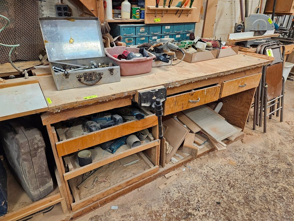 Wood Shop Bench with Vise, 76"x42"