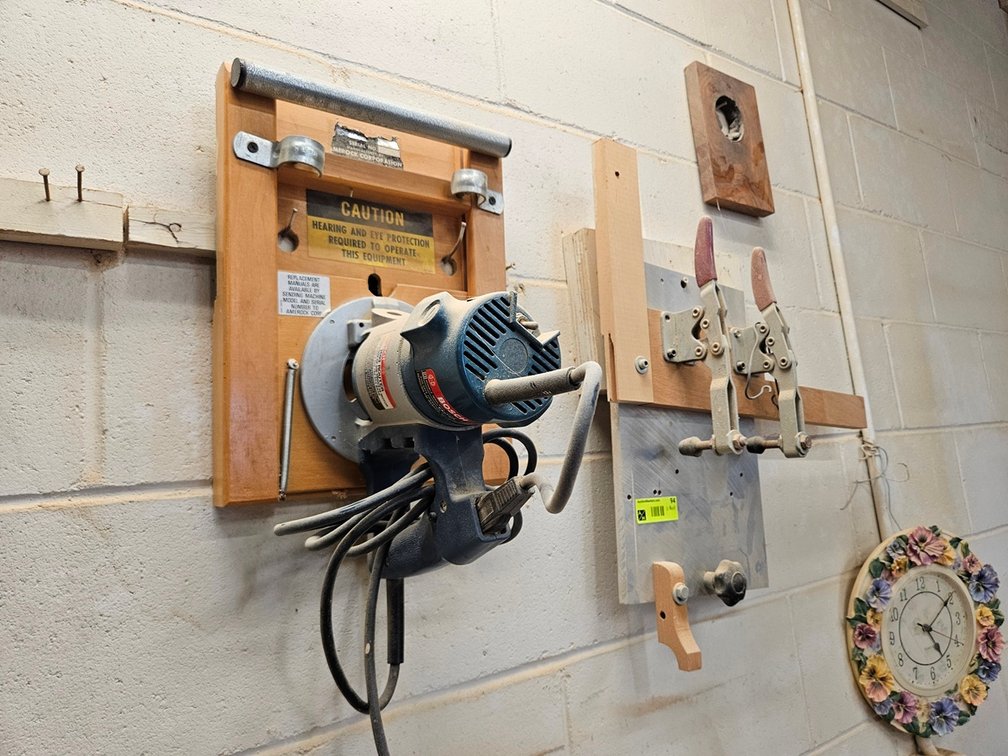 Bosch 1603 Router with Jigs