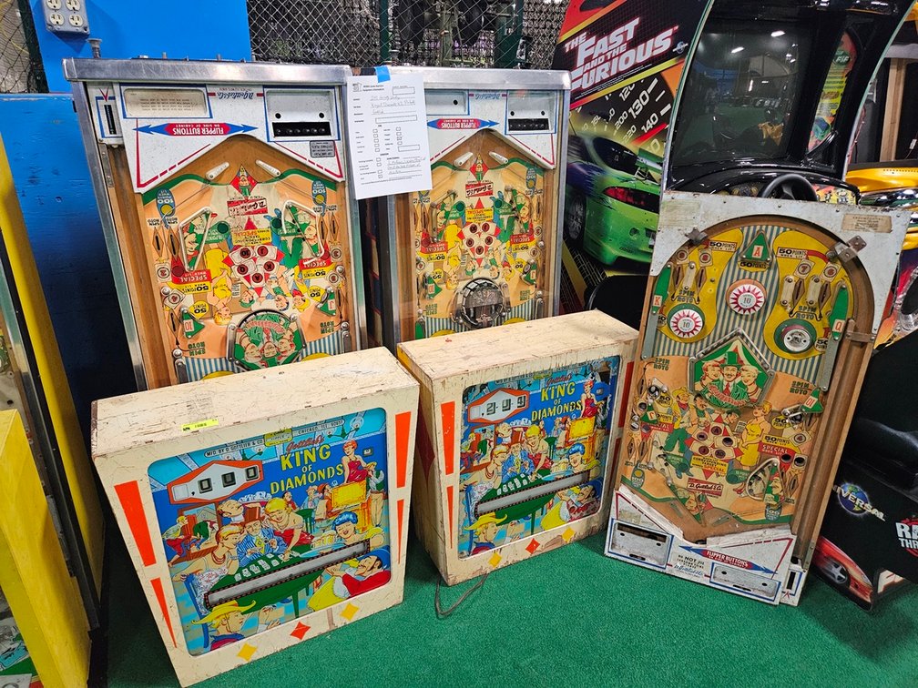 2 Gottlieb King of Diamonds Pinball Machines, Extra Playfield