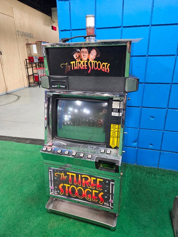Midway Three Stooges Slot Machine, Serial 02130