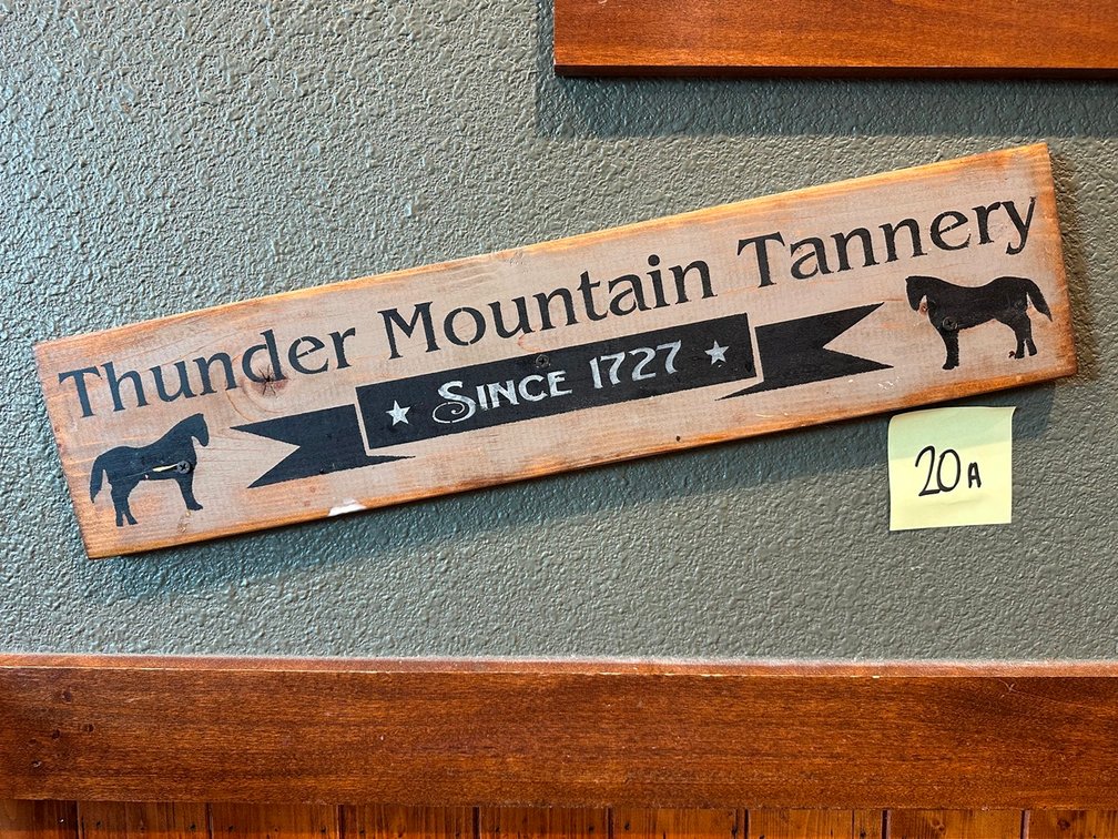 Thunder Mtn + wood/metal star & horseshoe + Clydesdale + metal Wild West signs
