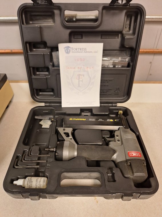 Senco Pneumatic Finish Nailer