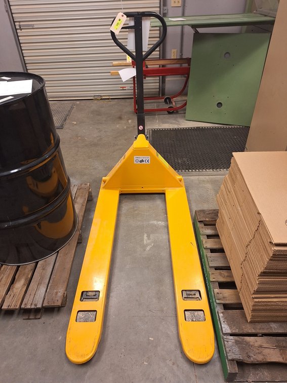 Uline H-1043 Pallet Jack, 5500 Lb.