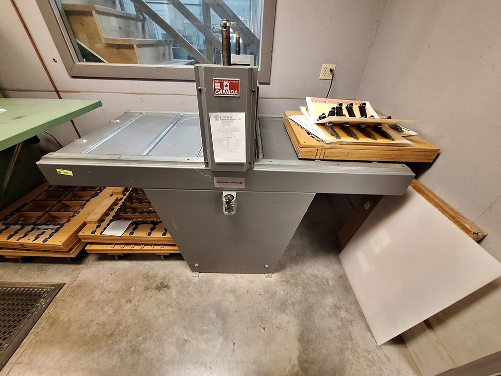 Visual Thermoforming Cutting Machine with Related Forms, 115V