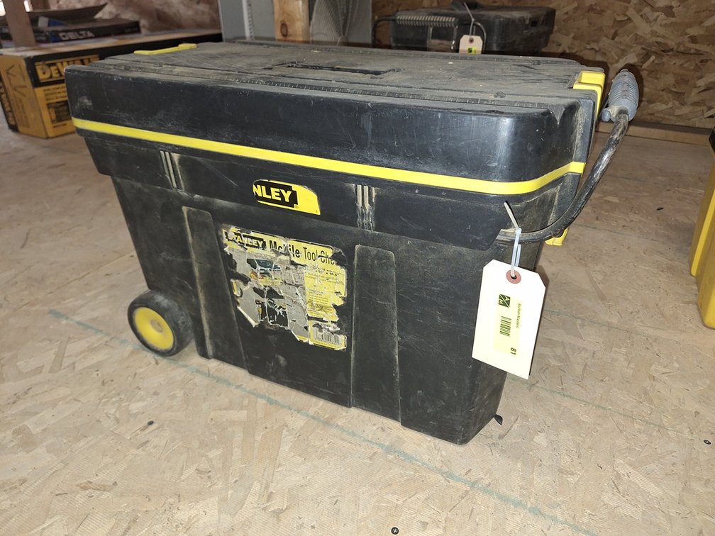 Dewalt Poly Tool Chest on Wheels