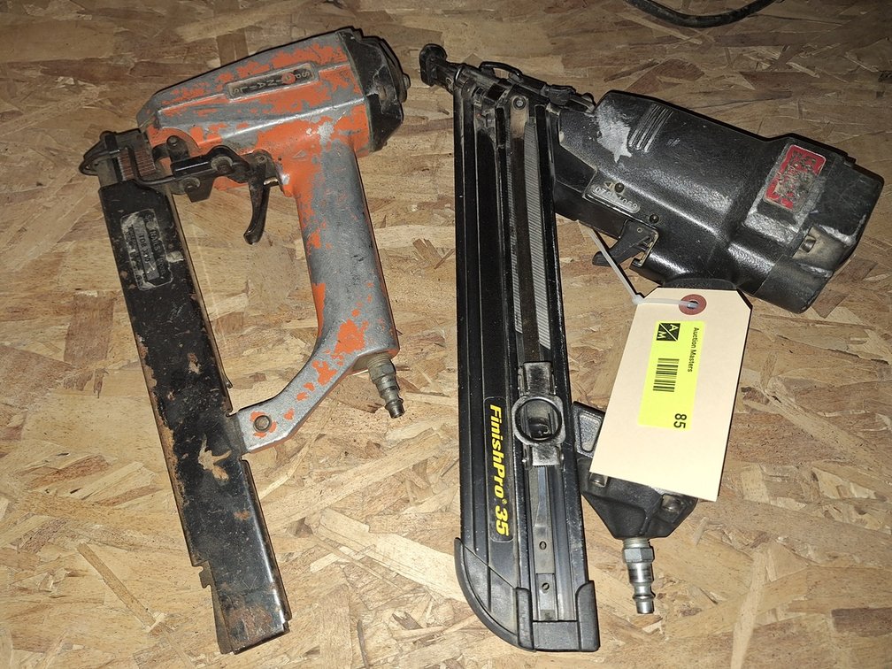 2 Pneumatic Finish Nailers
