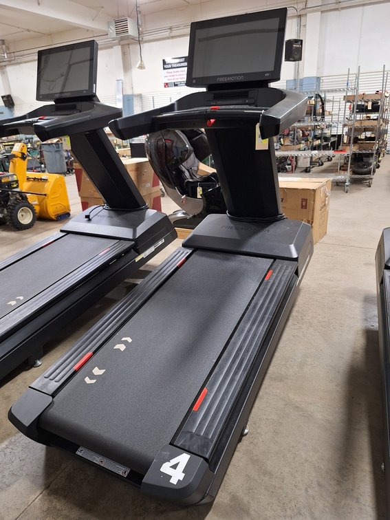 Free Motion 122.9 Reflex Treadmill with iFit, Model FMTL70920M1-30.0