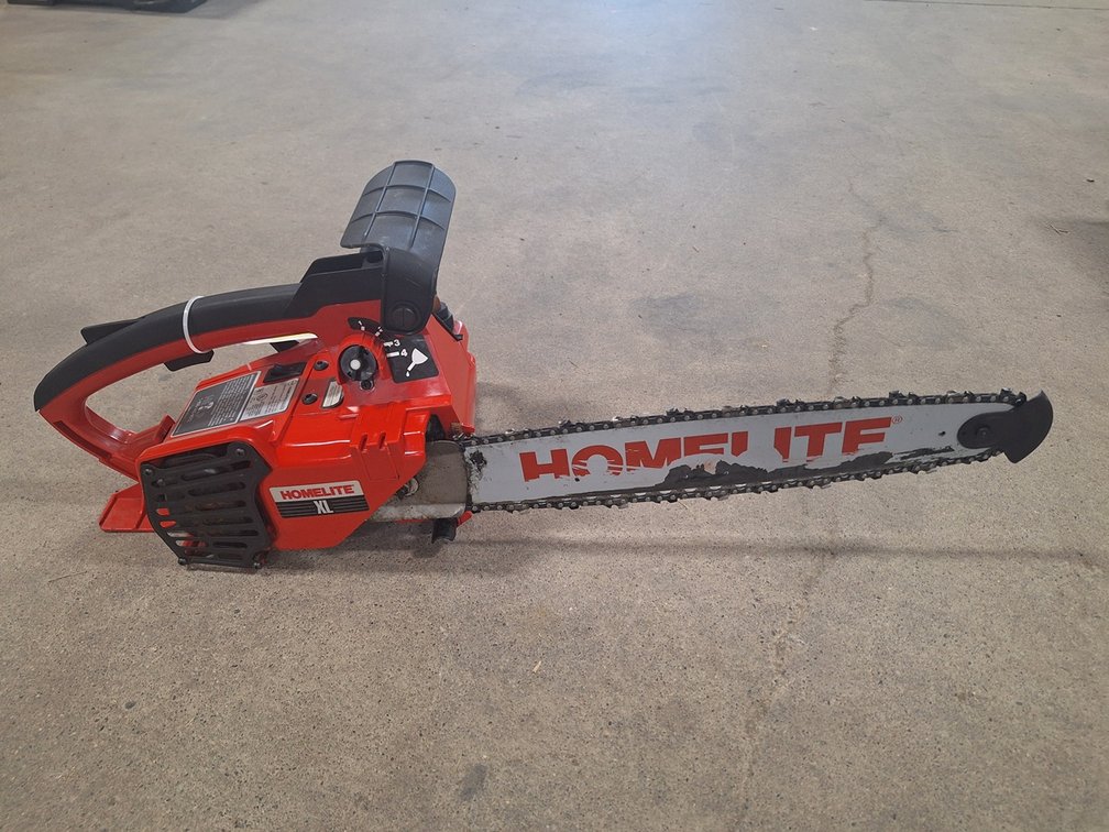 Homelite XL 18" Gas Chainsaw, Model 10695A