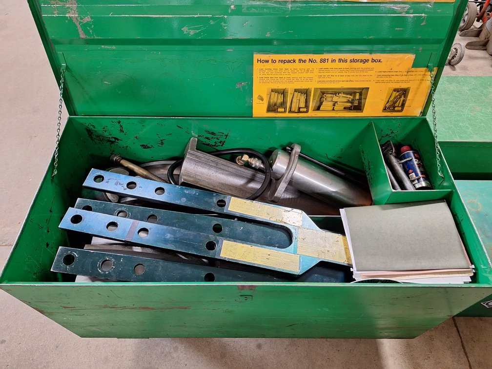 Greenlee 881 Hydraulic Power Bender in Gang Box, 52"x24.5"x29"