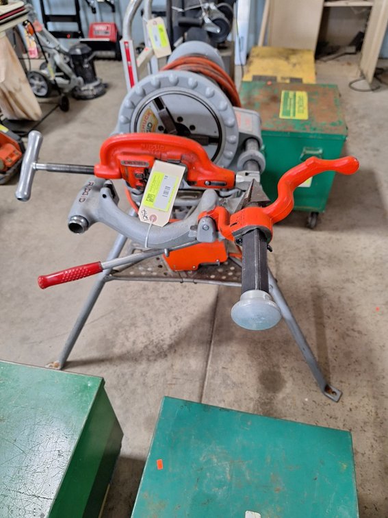 Ridgid 300 Power Drive Pipe Threading Machine, Model 300-T2, 45.5"x37"x42"
