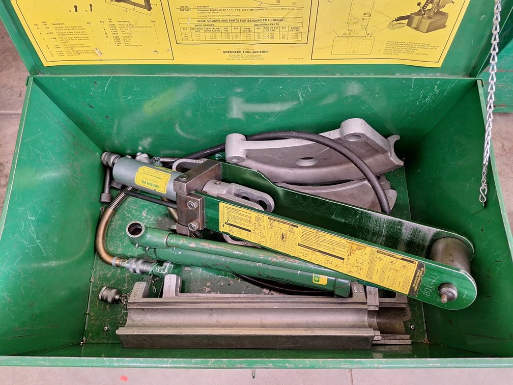 Greenlee 882 Series Hydraulic Bender, Model H-755, 31.5"x18.5"x19"