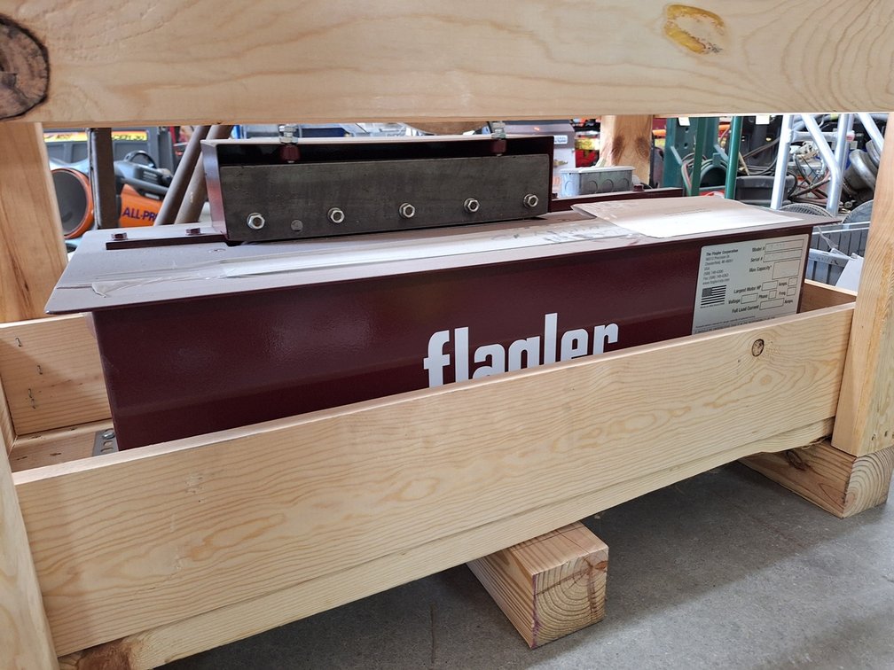 Flagler 24 Junior Pittsburgh Roll Former Machine, 24 Ga. Max, 115V