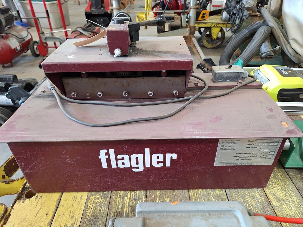 Flagler 24 Junior Pittsburgh Roll Former Machine, 24 Ga. Max, 115V