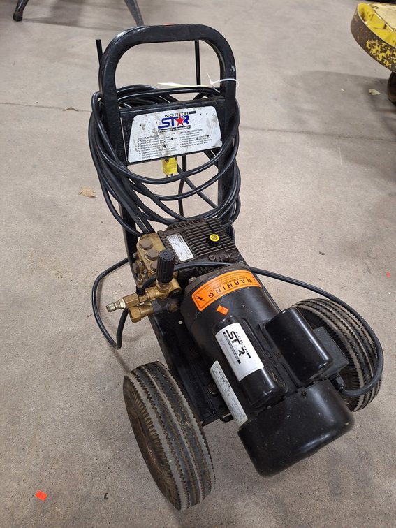 North Star Pressure Washer, Model 157551B, 29.5"x18.5"x24.25"