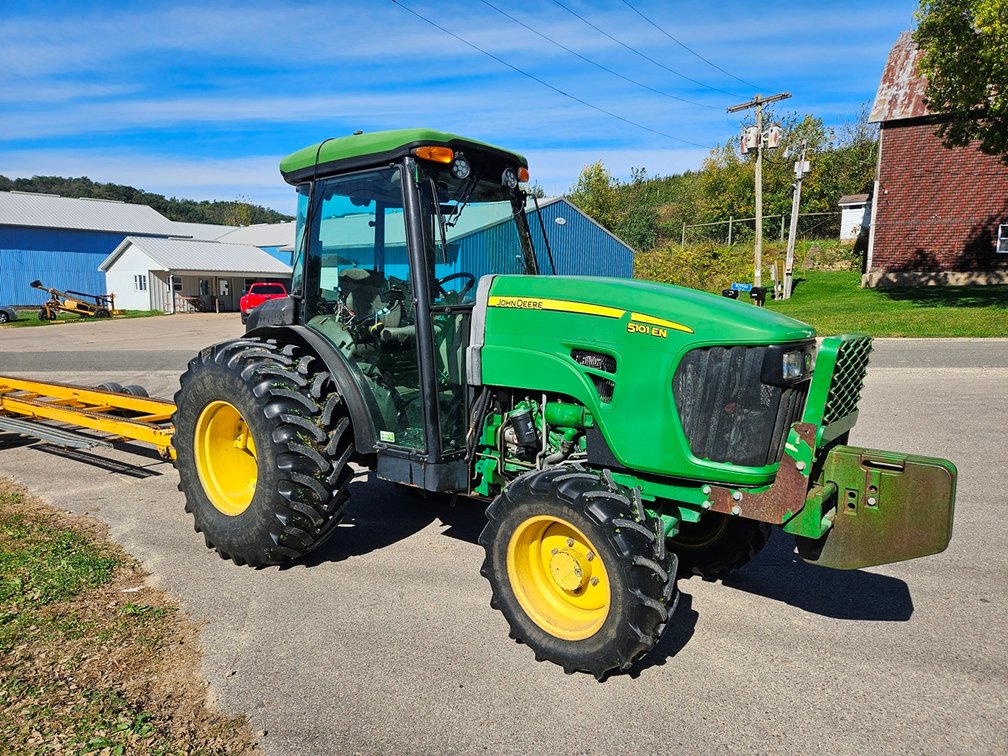 2012 John Deere 5101EN Tractor, MFWA, 4897 Hours on Meter, Enclosed Cab, Diesel Engine, Model SG097-1, Serial LVSG097009108, Front Weights, AC/Heat, AM/FM/CD, Quad Shift, 3 Hyd.
