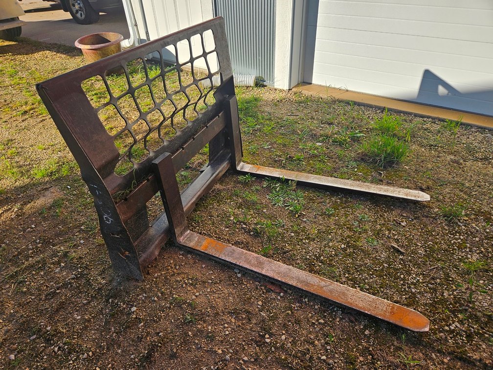 Skidsteer Fork Attachment, 48" Forks
