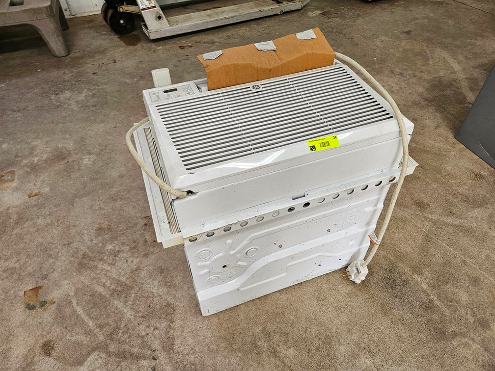 GE Window AC Unit, Model AHC14AVL1
