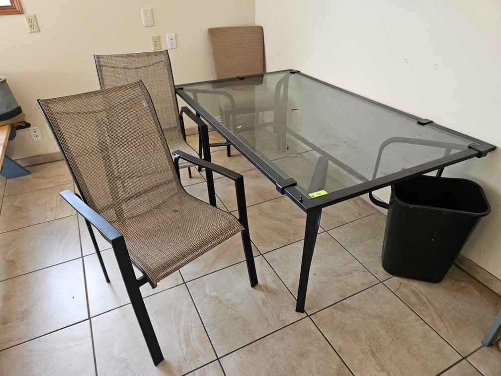 Metal Frame/Glass Top Patio Table with 5 Chairs
