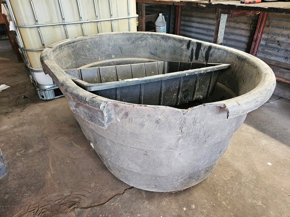 2 Assorted Poly Bins/Trough