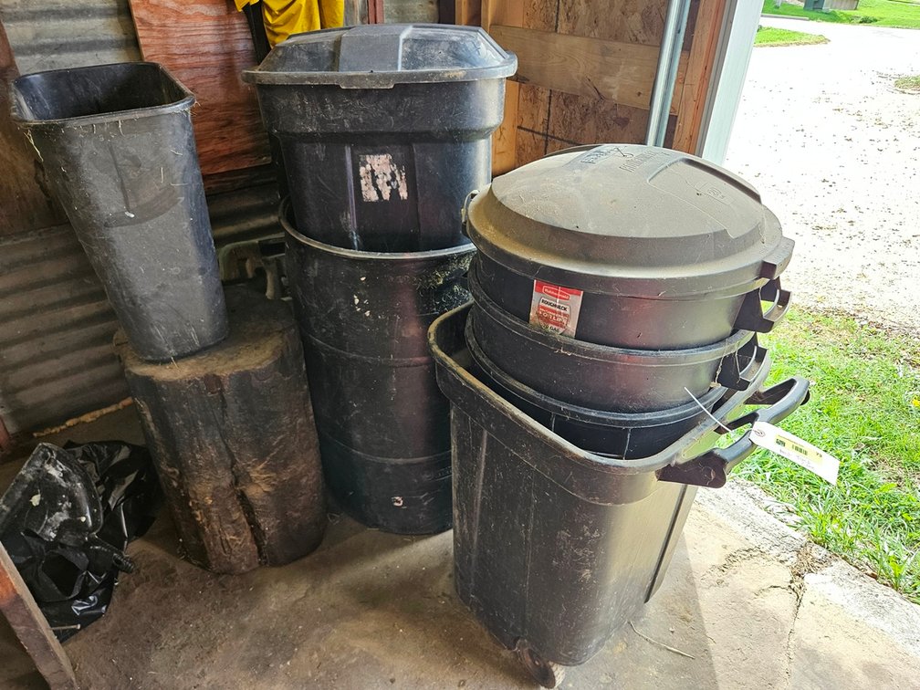Assorted Trash Cans