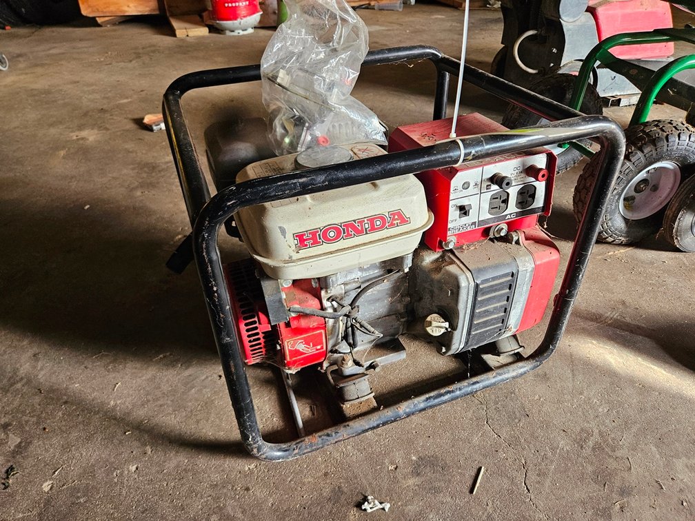 Honda EG 1400X Gas Generator, 120V Output