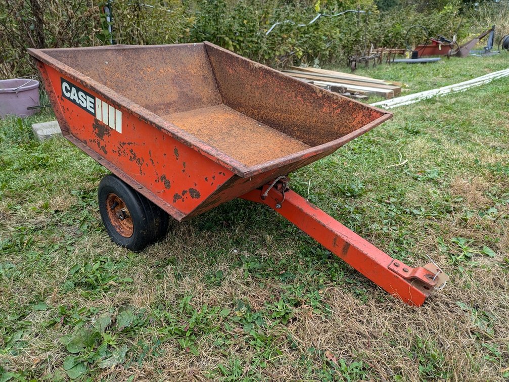 Case Lawn Trailer, 30"x36"
