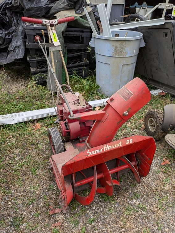 Toro Snow Hound 20 with Briggs & Stratton Gas Engine