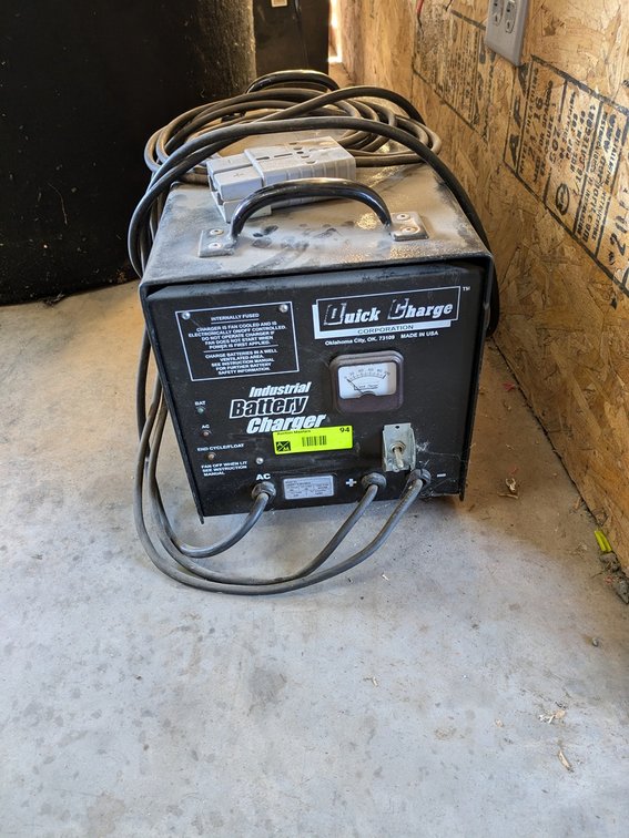Quick Charge Industrial Battery Charger, 220V