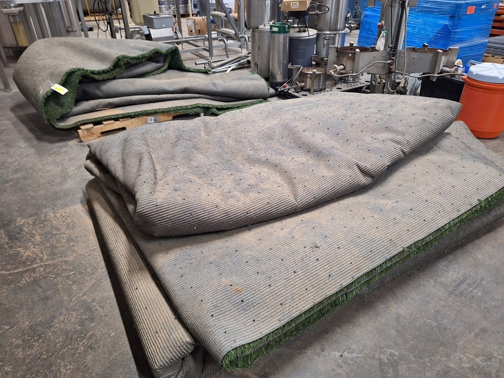 2 Large Rolls Indoor/Outdoor Carpet