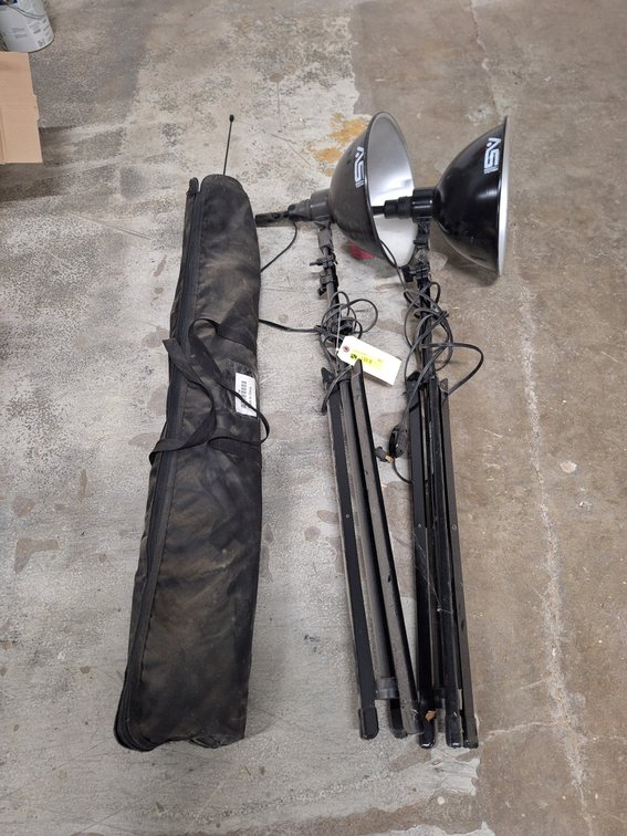 2 SV Studio Lights on Stands, Cross Bar for Sail Signs