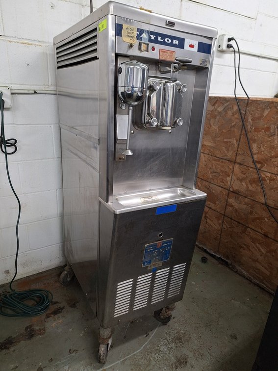Taylor Freezemaster on Wheels, Model 741-33, Serial 41048340, 208/230V, 3 PH, Needs power cord replaced