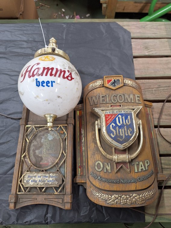Vintage Collectable Hamm's/Old Style Sign/Light, Non-working.  Needs cleaning