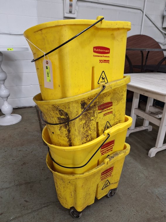 4 Rubbermaid Mop Buckets