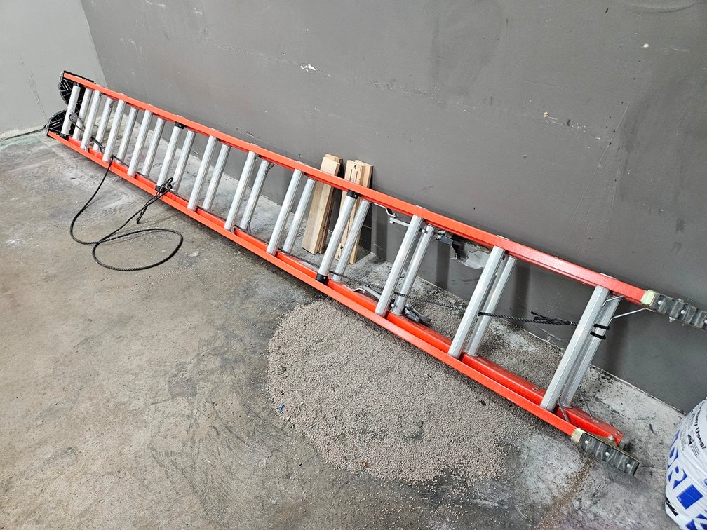 Louisville 24' Fiberglass Extension Ladder