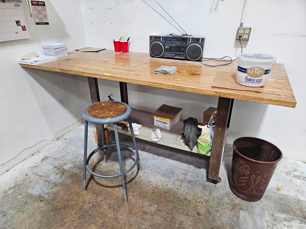 Work Bench on Wheels 84"x36"x37", Stool