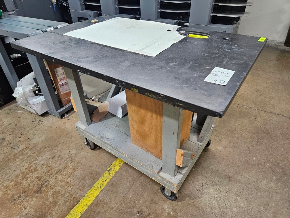 Work Bench on Wheels, 47"x30"x35"