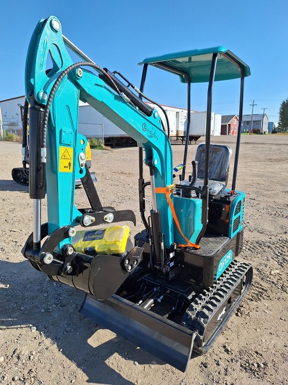 2025 CFG Mini Excavator, Model QH12R