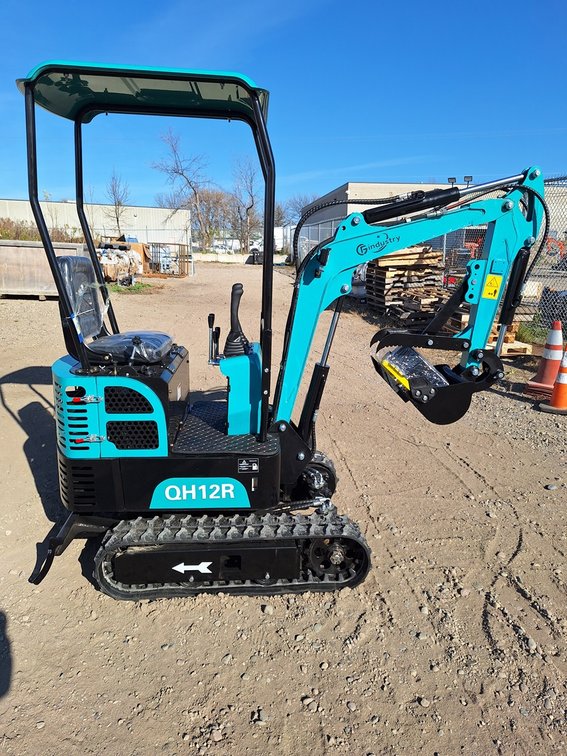 2025 CFG Mini Excavator, Model QH12R