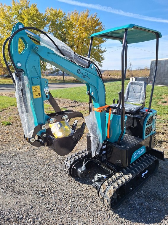 2025 CFG Mini Excavator, Model QH12R