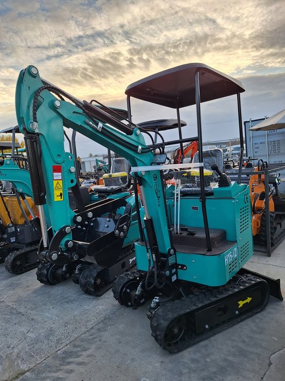 2025 CFG Mini Excavator, Model H15-(Z)