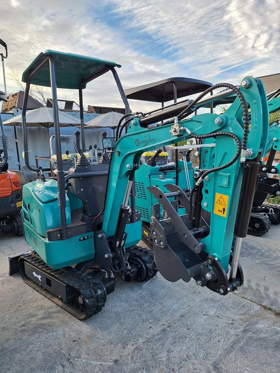 2025 CFG Mini Excavator, Model QK16Z